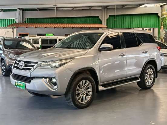TOYOTA-HILUX SW4-2018