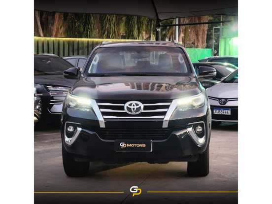 TOYOTA-HILUX SW4-2018