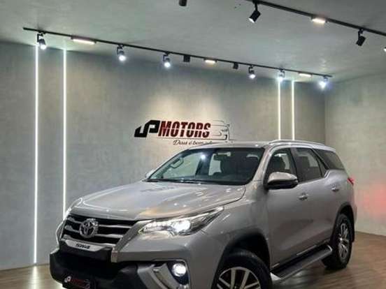 TOYOTA-HILUX SW4-2.8 SRX 4X4 7 LUGARES 16V TURBO INTERCOOLER DIESEL 4P AUTOMÁTICO TOYOTA-HILUX SW4-2019