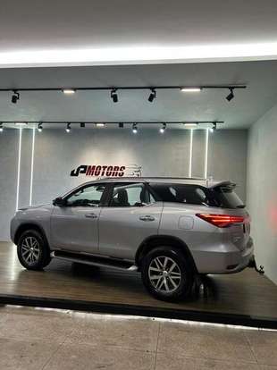TOYOTA-HILUX SW4-2019
