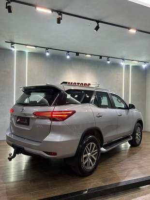 TOYOTA-HILUX SW4-2019