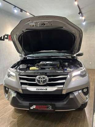 TOYOTA-HILUX SW4-2019