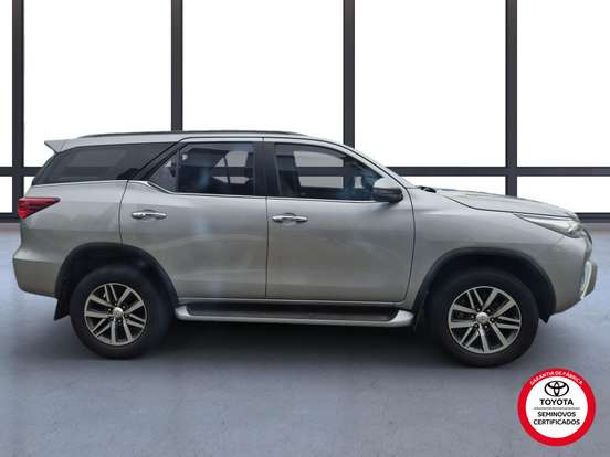 TOYOTA-HILUX SW4-2018
