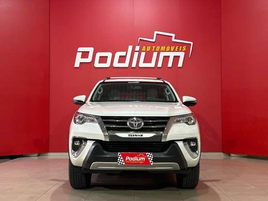 TOYOTA-HILUX SW4-2.8 SRX DIAMOND 4X4 7 LUGARES 16V TURBO INTERCOOLER DIESEL 4P AUTOMÁTICO TOYOTA-HILUX SW4-2018