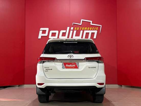 TOYOTA-HILUX SW4-2.8 SRX DIAMOND 4X4 7 LUGARES 16V TURBO INTERCOOLER DIESEL 4P AUTOMÁTICO TOYOTA-HILUX SW4-2018