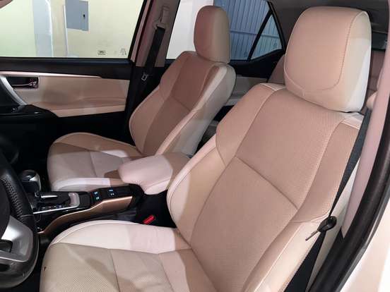TOYOTA-HILUX SW4-2.8 SRX DIAMOND 4X4 7 LUGARES 16V TURBO INTERCOOLER DIESEL 4P AUTOMÁTICO TOYOTA-HILUX SW4-2018