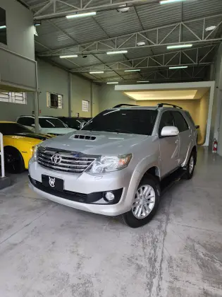 TOYOTA HILUX SW4 3.0 SRV 4X4 16V TURBO INTERCOOLER DIESEL 4P AUTOMÁTICO