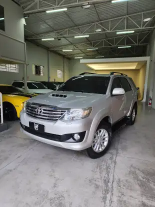 TOYOTA-HILUX SW4-3.0 SRV 4X4 16V TURBO INTERCOOLER DIESEL 4P AUTOMÁTICO TOYOTA-HILUX SW4-2012