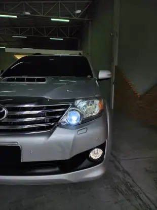 TOYOTA-HILUX SW4-2012