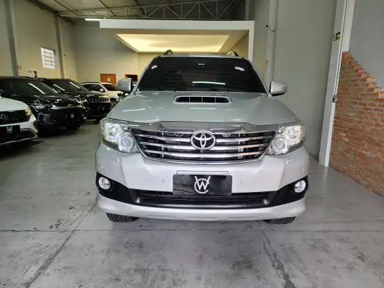 TOYOTA-HILUX SW4-3.0 SRV 4X4 16V TURBO INTERCOOLER DIESEL 4P AUTOMÁTICO TOYOTA-HILUX SW4-2012