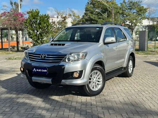 TOYOTA-HILUX SW4-2014
