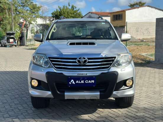 TOYOTA-HILUX SW4-3.0 SRV 4X4 7 LUGARES 16V TURBO INTERCOOLER DIESEL 4P AUTOMÁTICO TOYOTA-HILUX SW4-2014