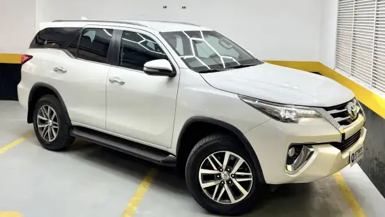 TOYOTA-HILUX SW4-4.0 SRX 4X4 7 LUGARES V6 24V GASOLINA 4P AUTOMÁTICO TOYOTA-HILUX SW4-2017