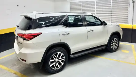 TOYOTA-HILUX SW4-2017