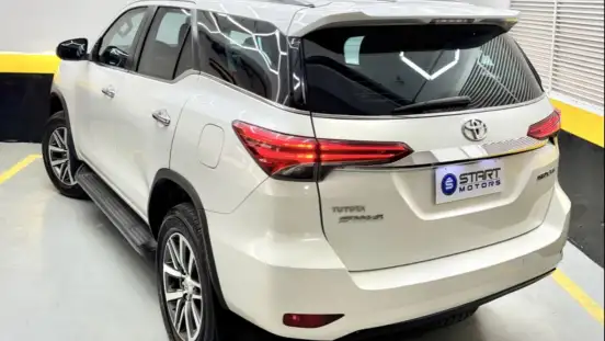 TOYOTA-HILUX SW4-4.0 SRX 4X4 7 LUGARES V6 24V GASOLINA 4P AUTOMÁTICO TOYOTA-HILUX SW4-2017