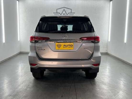 TOYOTA-HILUX SW4-4.0 SRX 4X4 7 LUGARES V6 24V GASOLINA 4P AUTOMÁTICO TOYOTA-HILUX SW4-2016