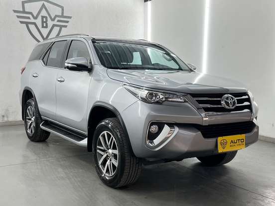 TOYOTA-HILUX SW4-4.0 SRX 4X4 7 LUGARES V6 24V GASOLINA 4P AUTOMÁTICO TOYOTA-HILUX SW4-2016