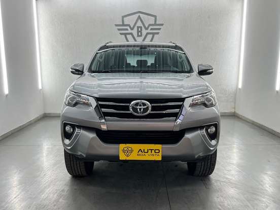 TOYOTA-HILUX SW4-4.0 SRX 4X4 7 LUGARES V6 24V GASOLINA 4P AUTOMÁTICO TOYOTA-HILUX SW4-2016