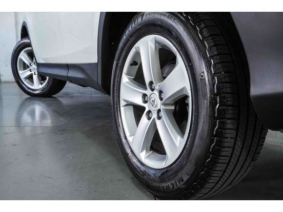 TOYOTA-RAV4-2.0 4X2 16V GASOLINA 4P AUTOMÁTICO TOYOTA-RAV4-2013