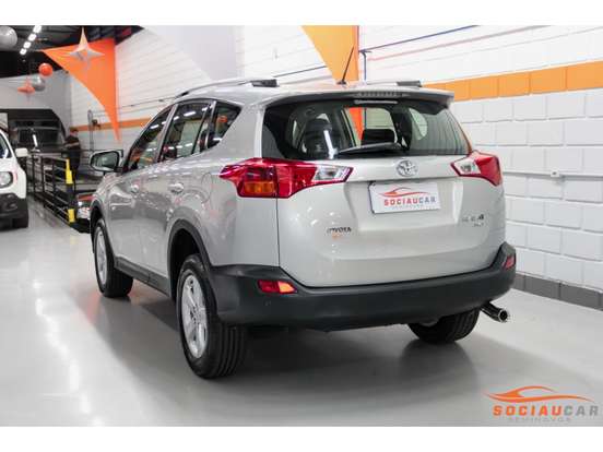 TOYOTA-RAV4-2014