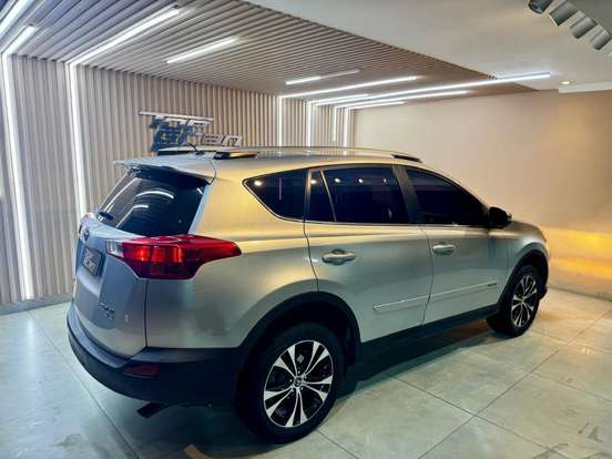 TOYOTA-RAV4-2014
