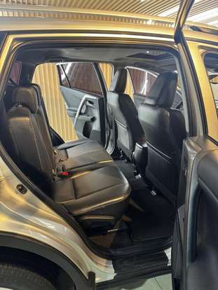 TOYOTA-RAV4-2014