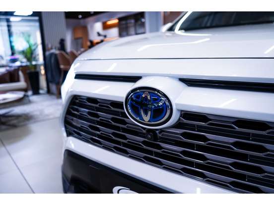 TOYOTA-RAV4-2023