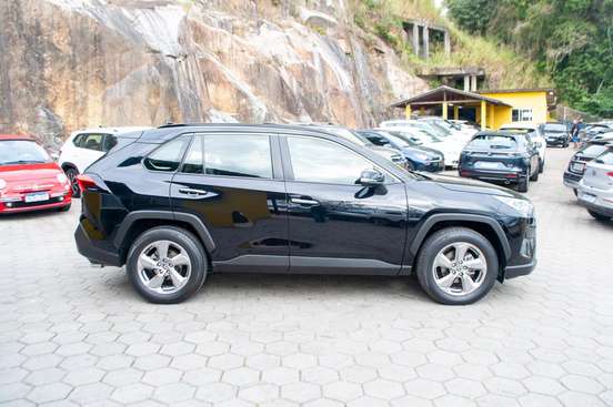 TOYOTA-RAV4-2021