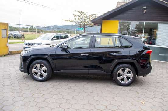 TOYOTA-RAV4-2021