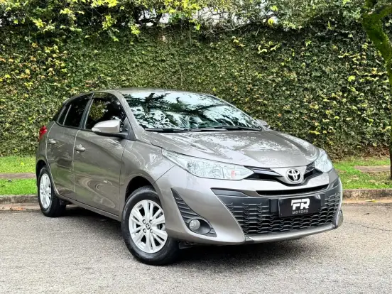 TOYOTA-YARIS-2019