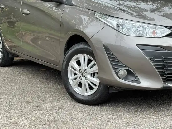 TOYOTA-YARIS-2019