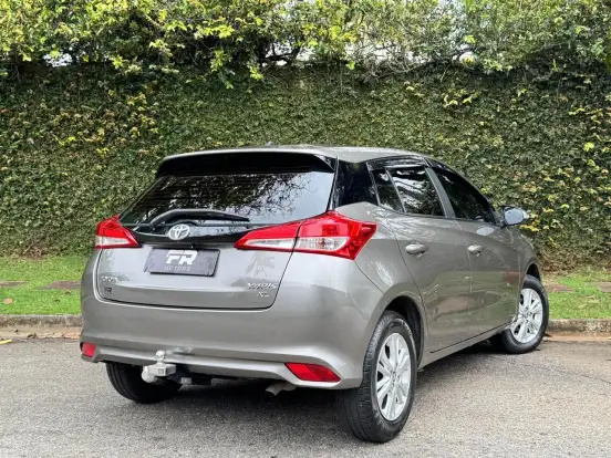 TOYOTA-YARIS-2019