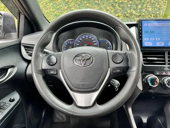 TOYOTA-YARIS-2019