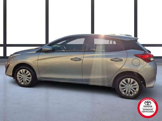 TOYOTA-YARIS-2019