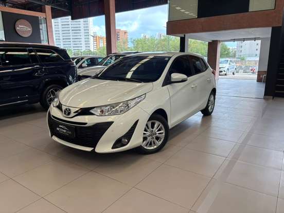 TOYOTA-YARIS-2019