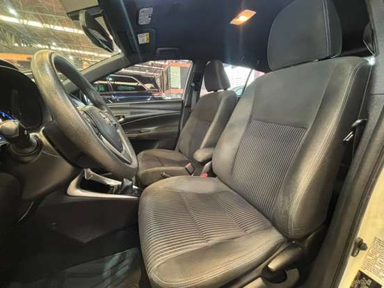 TOYOTA-YARIS-2019