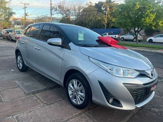 TOYOTA-YARIS-2018
