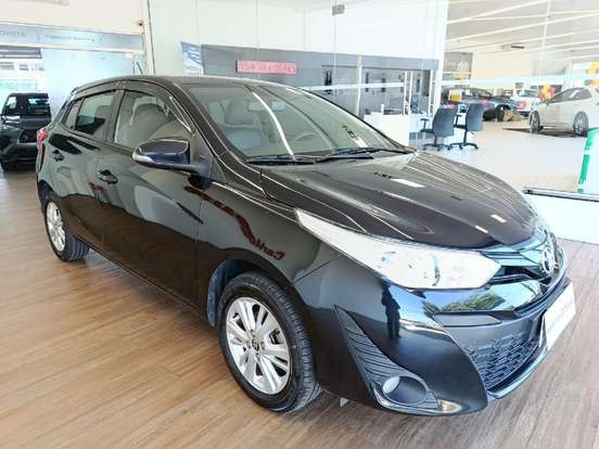 TOYOTA-YARIS-2019