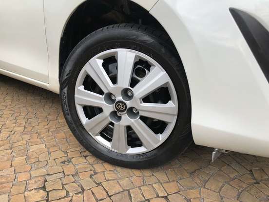 TOYOTA-YARIS-2020