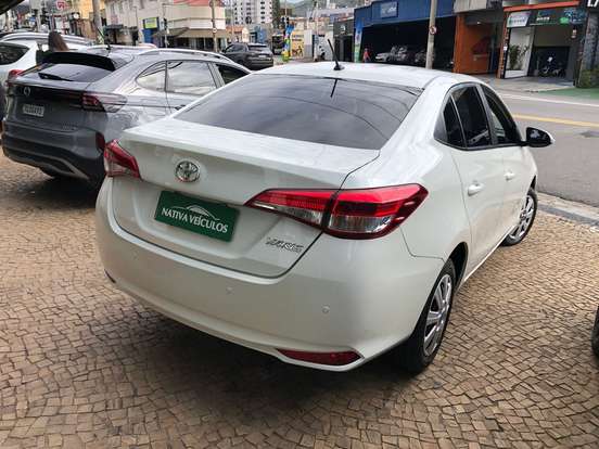 TOYOTA-YARIS-2020