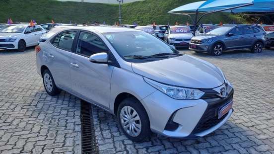 TOYOTA-YARIS-2024