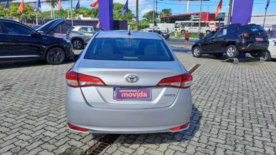 TOYOTA-YARIS-2024