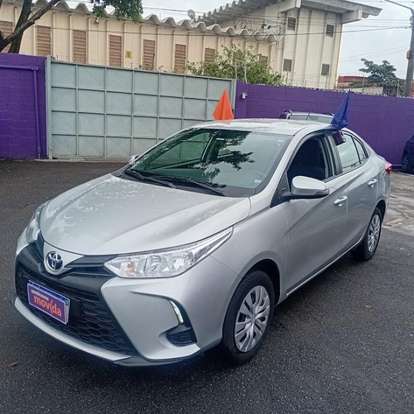 TOYOTA-YARIS-2024