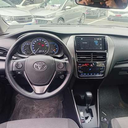 TOYOTA-YARIS-2024