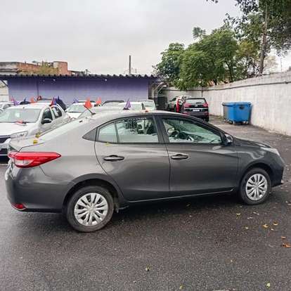TOYOTA-YARIS-2024