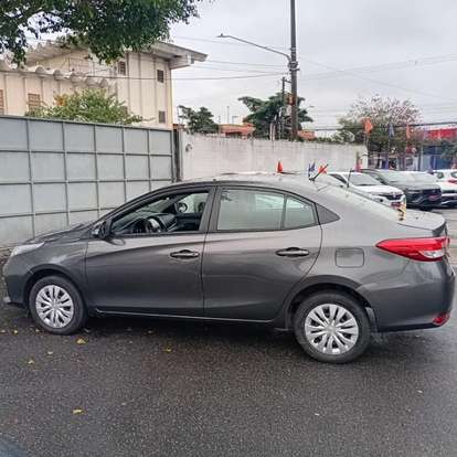 TOYOTA-YARIS-2024