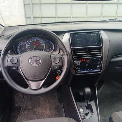 TOYOTA-YARIS-2024