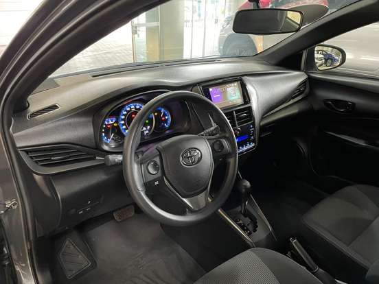 TOYOTA-YARIS-2024