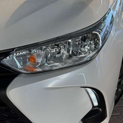 TOYOTA-YARIS-2023