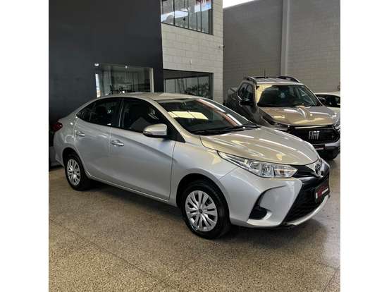 TOYOTA-YARIS-2024